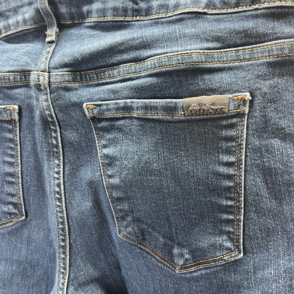 Eddie Bauer Slightly Curvy Straight Leg Jeans Womens 10 Blue‎ Denim Stretch 2243